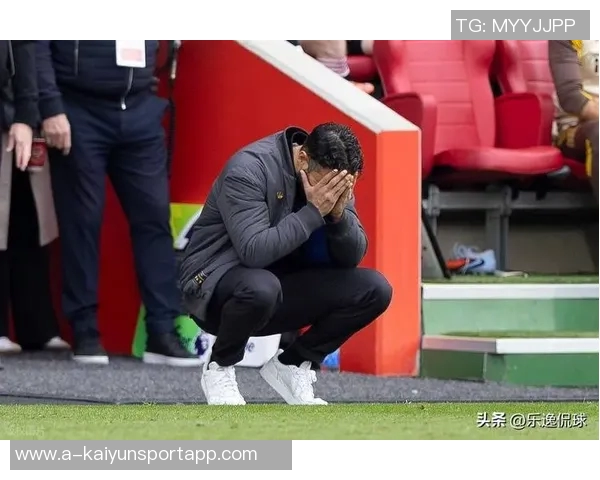 曼联解雇穆帅与滕哈赫的分手费揭秘总额达5490万镑 曼联解雇穆帅与滕哈赫的分手费揭秘总额达5490万镑