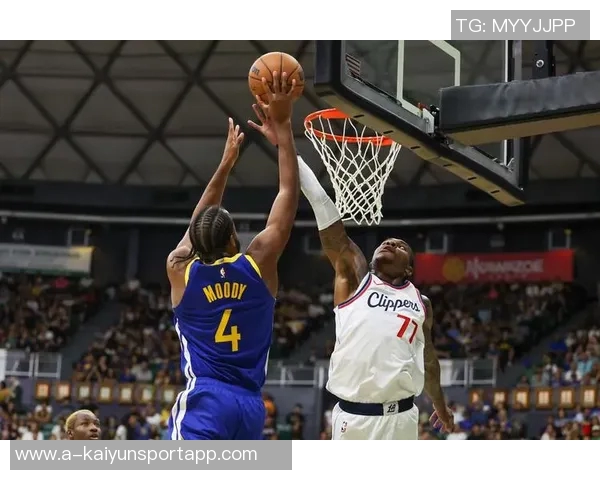 绝杀回合暂停时勇士换防守球员的背后策略分析与阿德尔曼的战术思考 绝杀回合暂停时勇士换防守球员的背后策略分析与阿德尔曼的战术思考